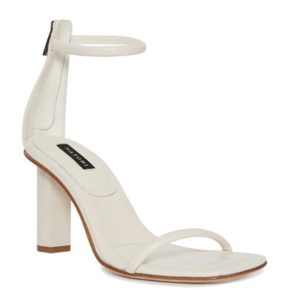 NIB NATORI glow ankle White Block Heel Sandals size 8.5 in white